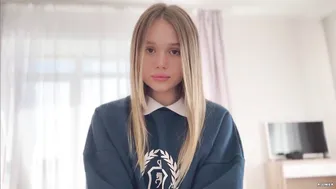 Кончил на лобок подруги в трусиках