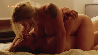 Лапает большие дойки жены и ебет до оргазма